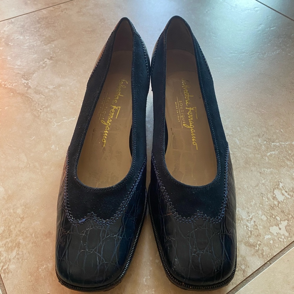 Salvatore Ferragamo Vintage Closed Toe Heel